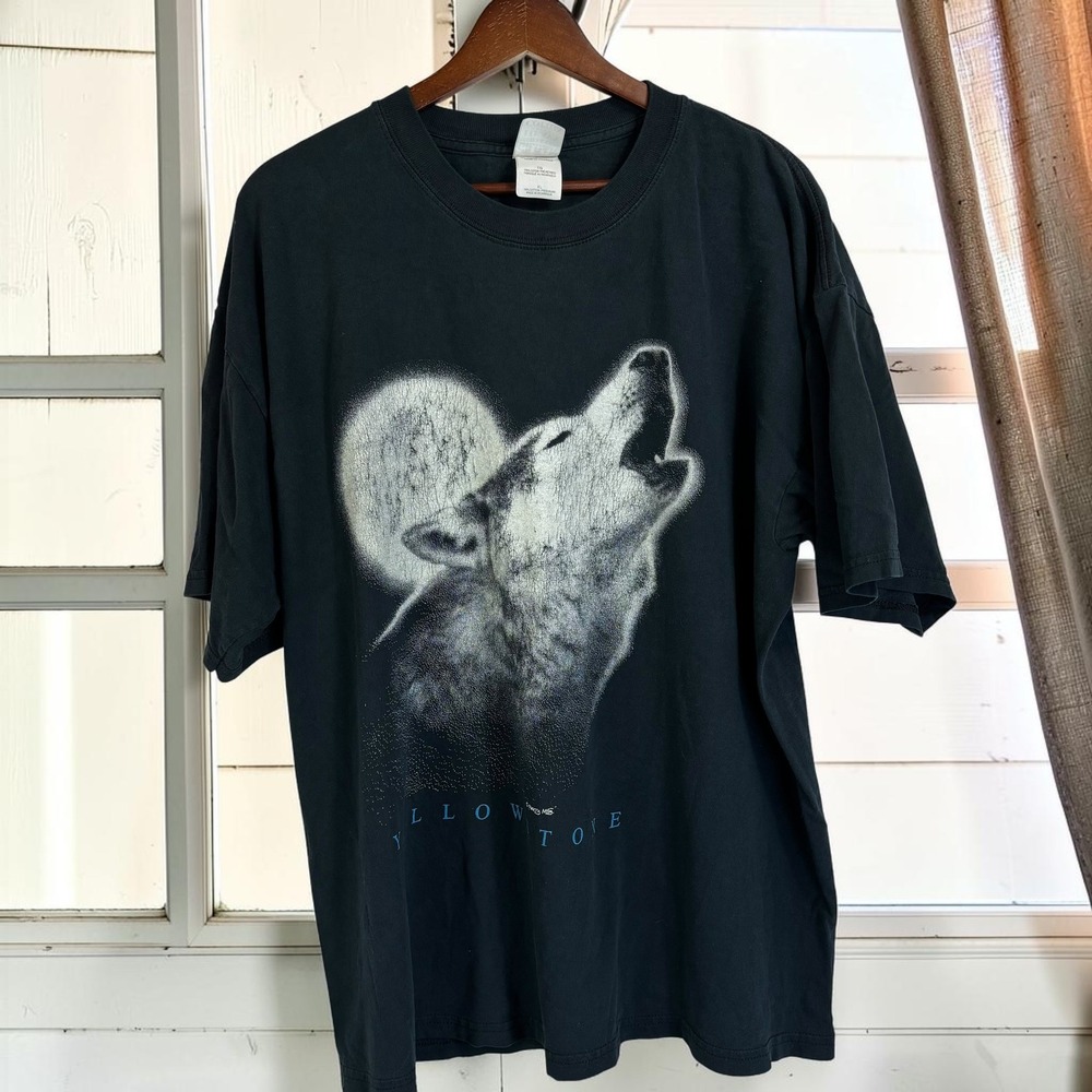 Howling Wolf Vintage Yellowstone T-Shirt Gildan XL Black 100% Cotton Graphic